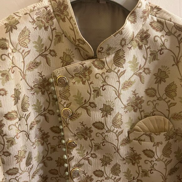 Men’s Gold Sherwani - Picture 1 of 6